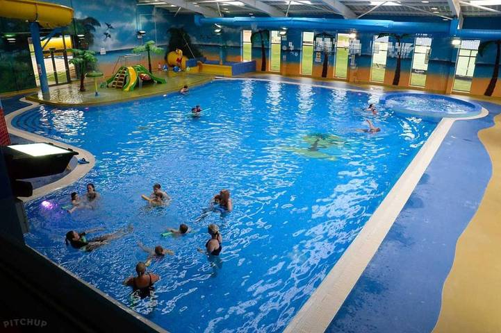 Location de vacances pour 6 personnes, avec jardin ainsi que vue et piscine, animaux acceptés à Northampton - 2
