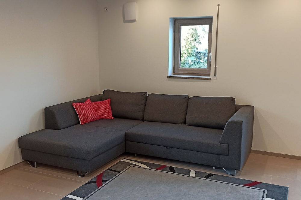Ganze Wohnung, Gemütliche Ferienwohnung (100qm) mit traumhafter Lage direkt an der Altmühl in Beilngries, Altmühltal