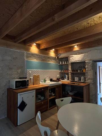 Gîte pour 5 personnes, avec terrasse à Saint-Parize-le-Châtel