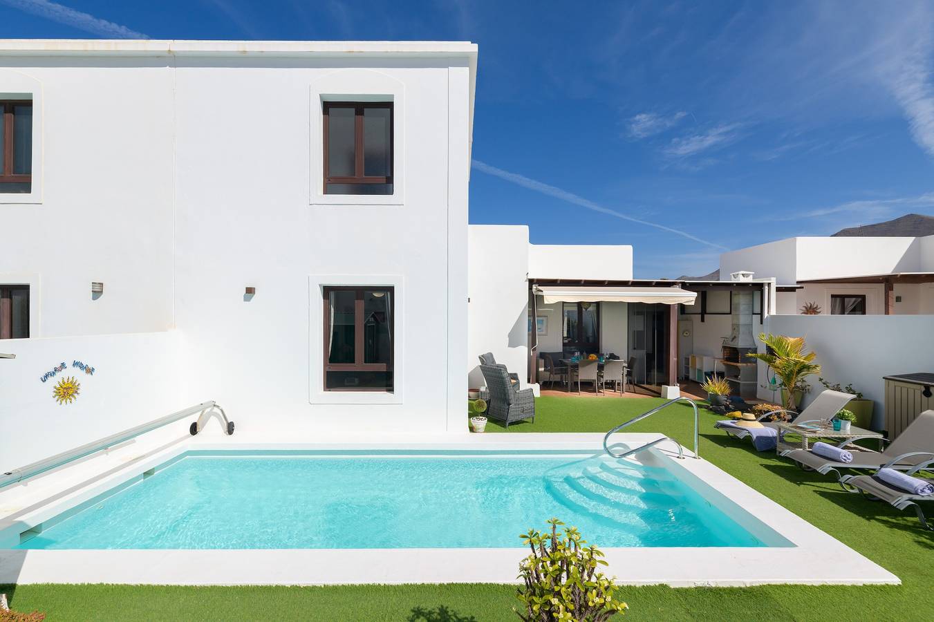 Casa Vacacional 'Villa Petruca' con Vista a la Montaña, Piscina Privada y Wi-Fi in Playa Blanca, Yaiza