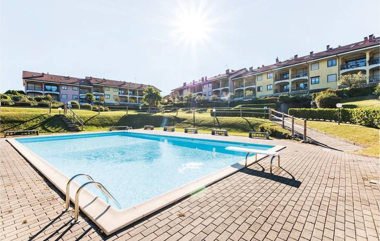 Ganze Ferienwohnung, Airbnb am See mit Pool & WiFi in Spiagga Le Fontanelle, Germignaga