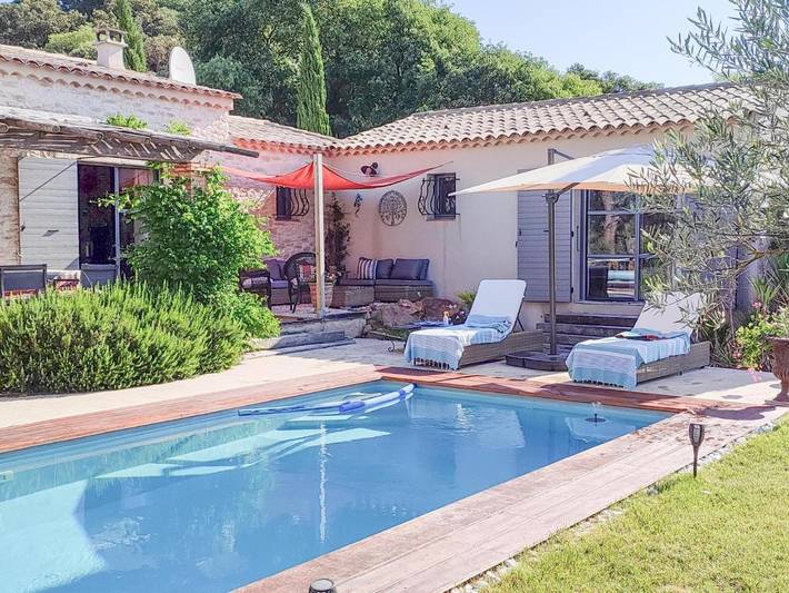 Ferienhaus für 6 Personen, mit Terrasse und Garten sowie Pool