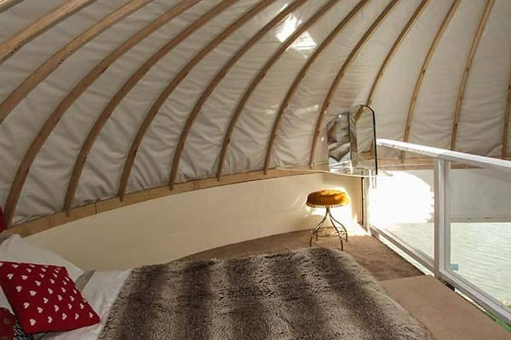 Secret Island Yurt, Beckford in Beckford, Worcestershire