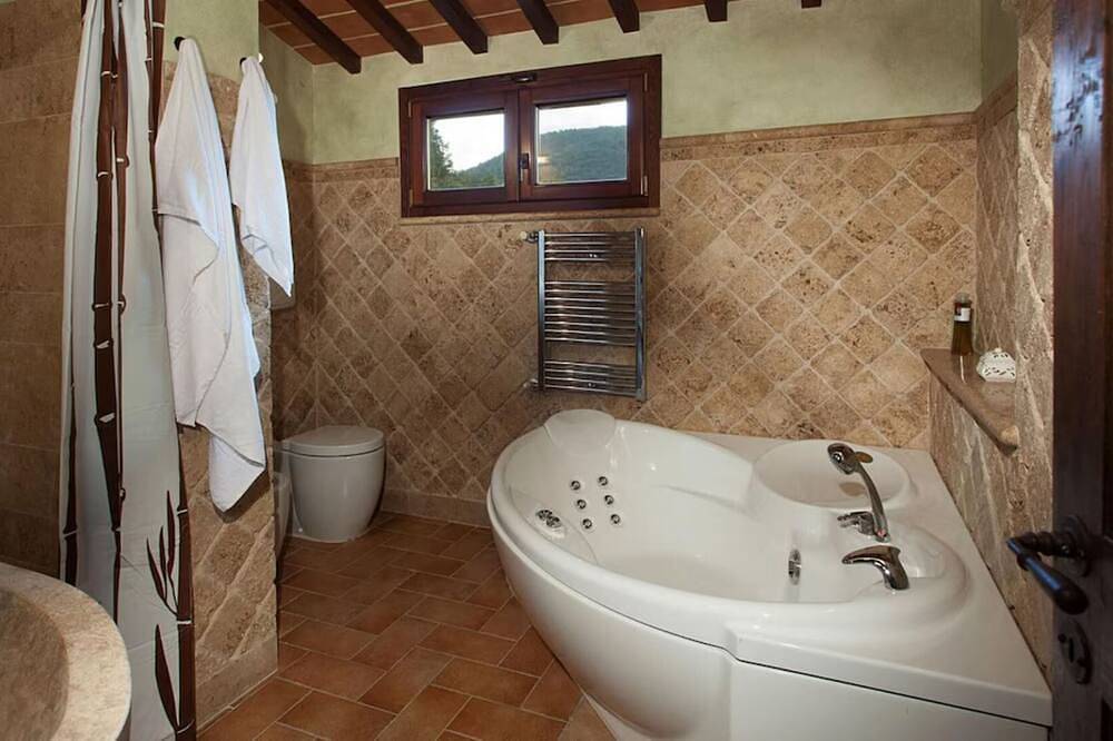 Umbria Genius Loci Farmhouse in Collazzone, Provincia de Perugia