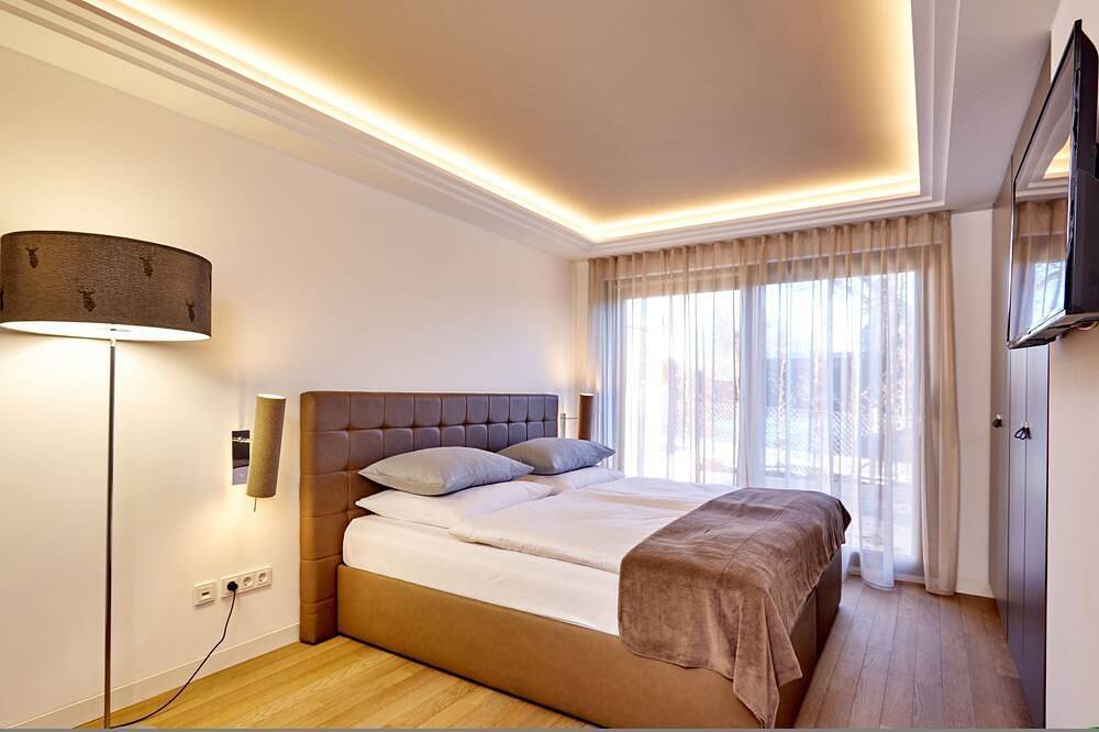 Ganze Wohnung, Modern m. Tradition, Suite mit Südterr,, kl. Gartenanteil, Bbq, Wifi, Sauna Haus in Murnau am Staffelsee, Das Blaue Land