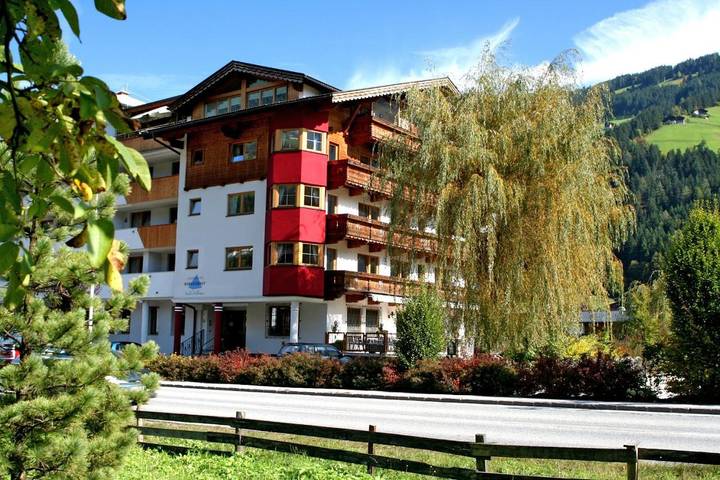 Hôtel pour 2 personnes, avec sauna ainsi que terrasse et piscine