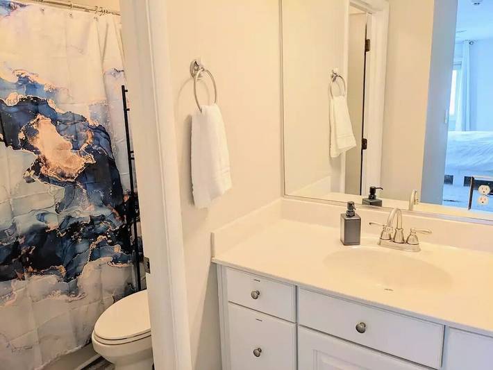 Vacation rental for 8 people, with hot tub and yard, with pets in Hampton (VA)