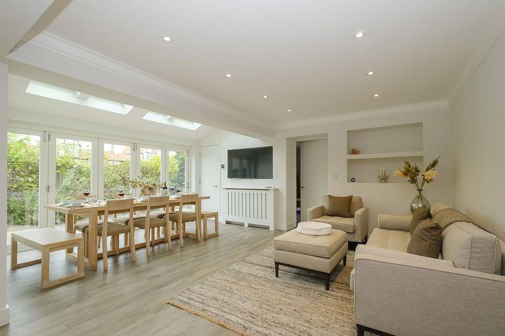 Cottage for 12 People in Thorpeness, Suffolk