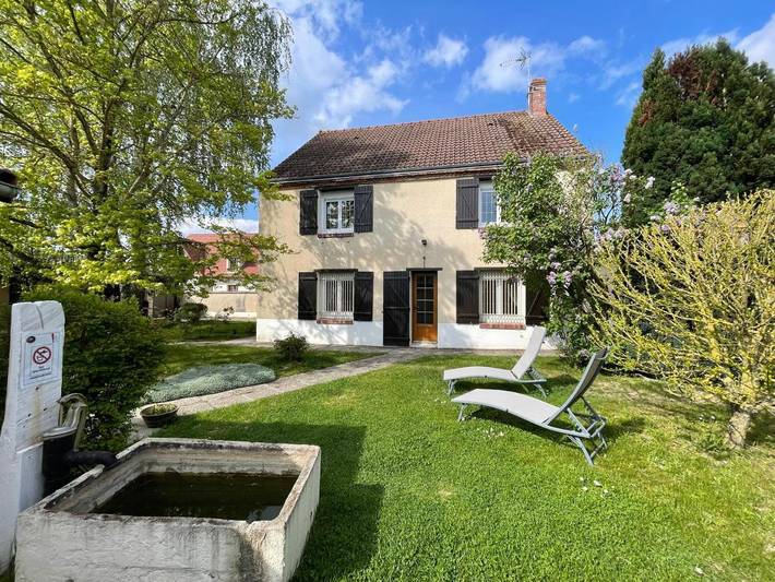 Location de vacances pour 6 personnes, avec Terrasse ainsi que Jardin et Vue à Athis