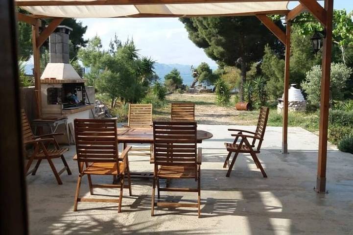 Ferienhaus für 4 Personen, mit Balkon und Garten in Loutraki