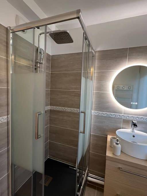 Appartement entier, One-Bedroom Apartment in Coulommiers (Seine-et-Marne), Seine-et-Marne