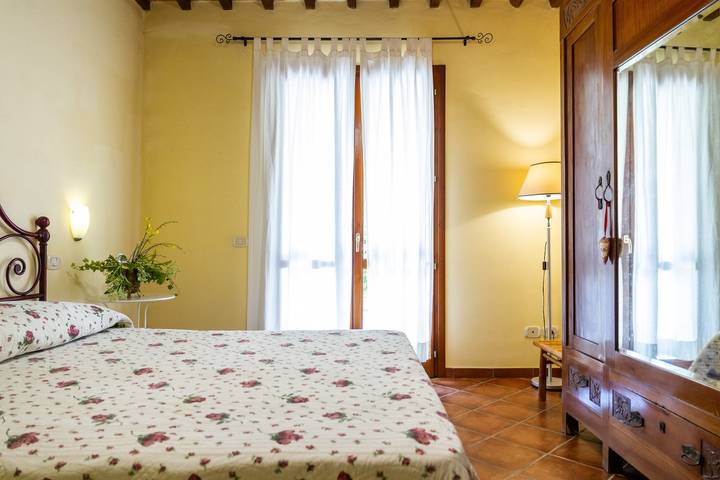 Farmhouse Apartment 'Agriturismo Il Gaggiolo' with Shared Pool, Wi-Fi and Air Conditioning in Grosseto, Grosseto Province