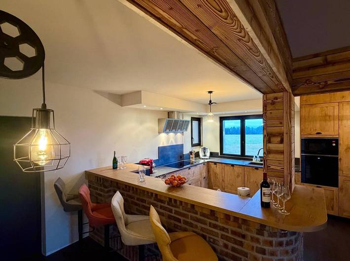Chalet Le Repère des Générations, piscine chauffée, sauna et jacuzzi in Champdray, Saint-Dié-des-Vosges