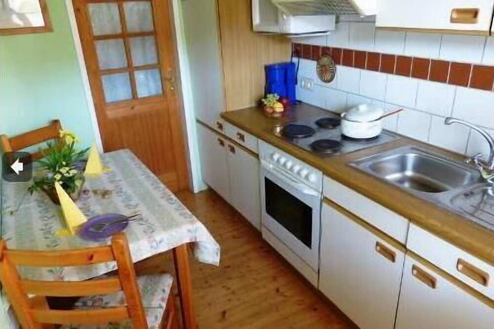 Ganze Wohnung, Ferienwohnung in ruhigem Arkadenhof mit 2 Schlafzimmern in Gemeinde Herrnbaumgarten, Weinviertel