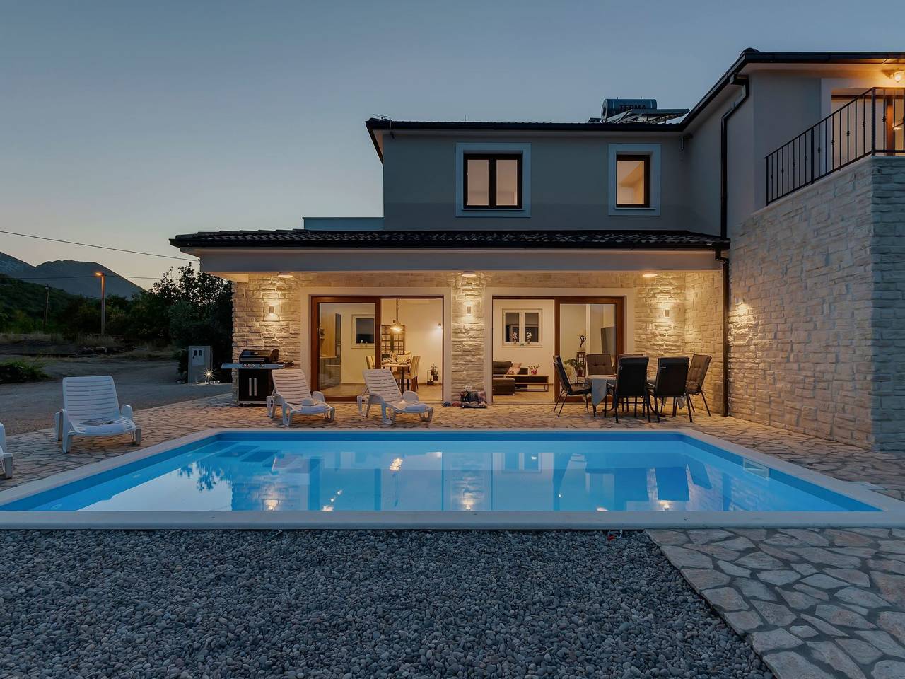 Alleinstehende Villa Slime mit Pool und Garten in Slime, Dalmatinisches Zagora