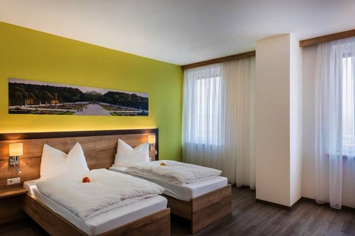 Hotel fĂŒr 3 Personen, mit Haustier