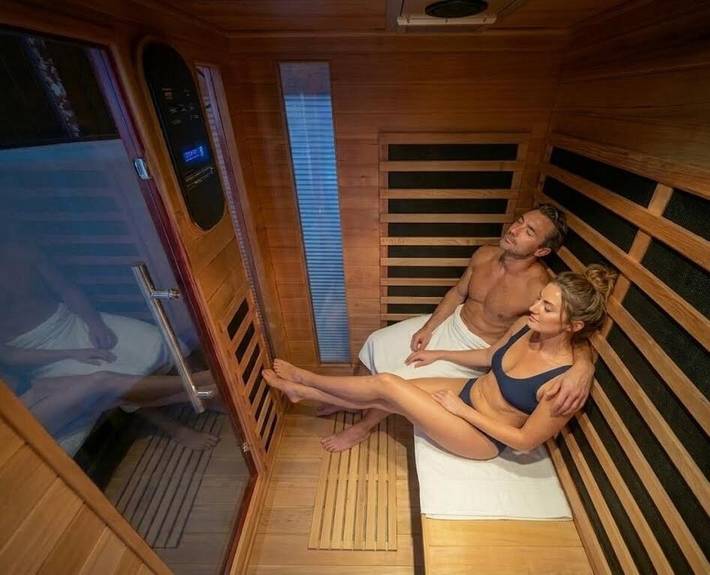 Gîte pour 2 personnes, avec terrasse ainsi que jacuzzi et sauna à Tassin-la-Demi-Lune - 3