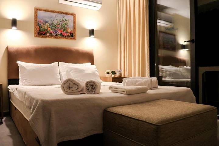 Hôtel pour 3 personnes, avec piscine ainsi que jardin et vue