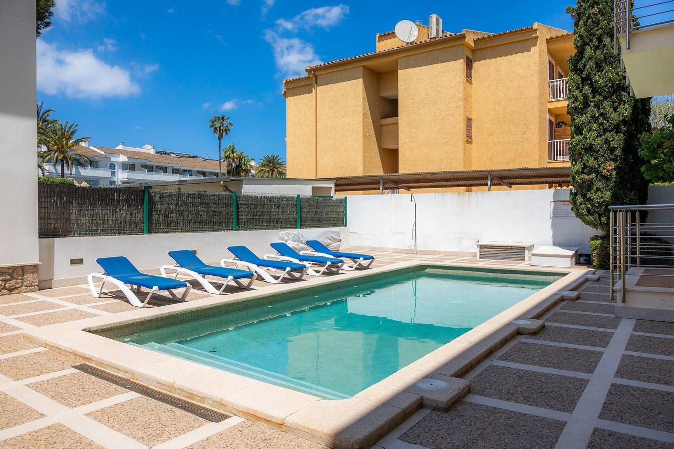 Entire apartment, Holiday apartment for 5 people in Port de Pollença, Pollença