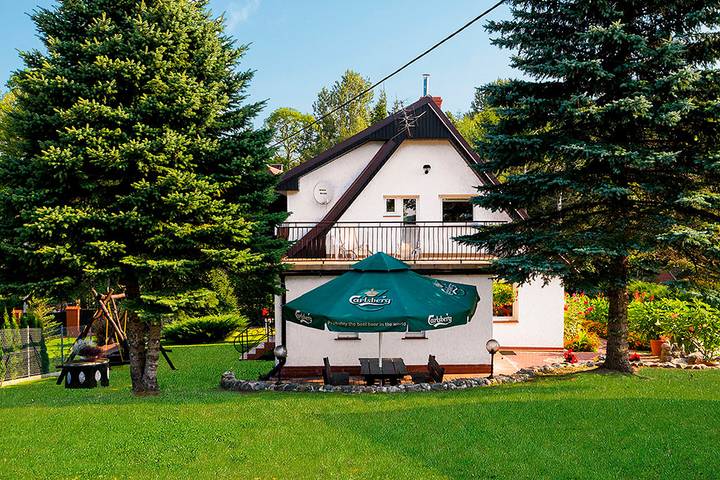 Ferienhaus für 8 Personen, mit Balkon und Terrasse sowie Garten und Ausblick