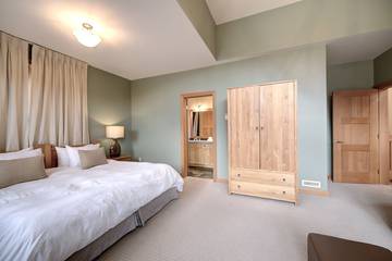 Chalet for 14 Guests in Yoho National Park, Columbia-Shuswap Regional District, Picture 1