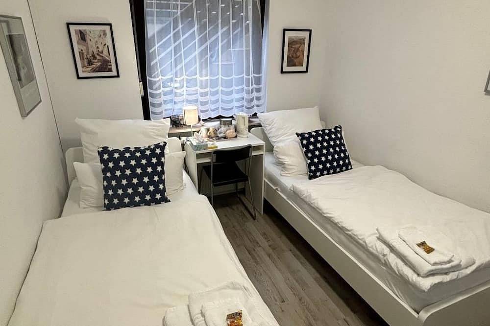 Ganze Wohnung, Quartier Wenzelnberg kleines Doppelzimmer Raum 1 in Langenfeld (Rheinland), Kreis Mettmann