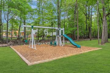 Vacation Rental for 12 Guests in Rockland County, Picture 2