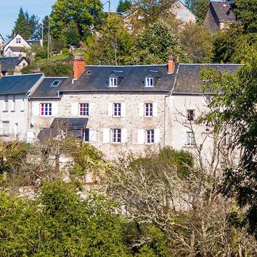 Chambre d’hôte pour 2 personnes, avec vue et jardin à Treignac
