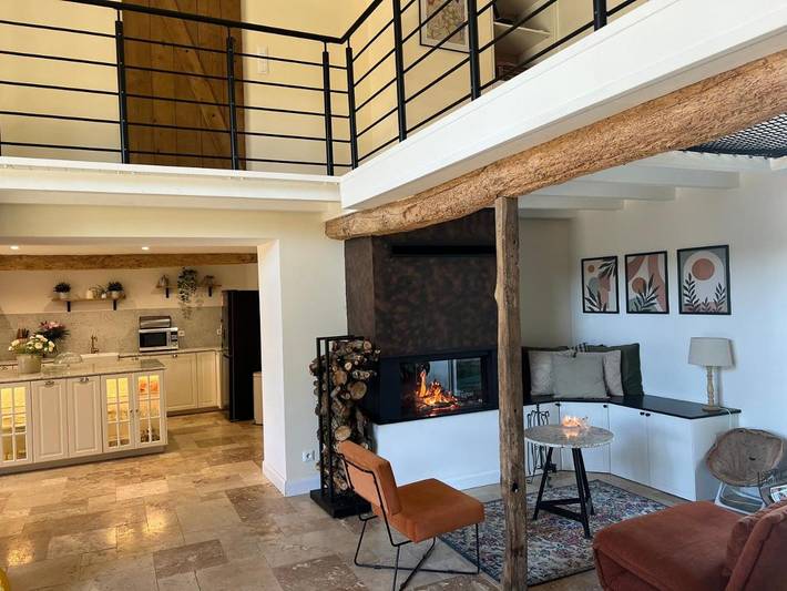 Location de vacances pour 9 personnes, avec vue et jardin, adapté aux familles à Guitalens-L'Albarède