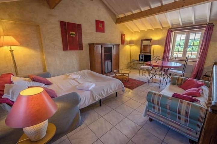 Gîte pour 4 personnes à Saires - 2