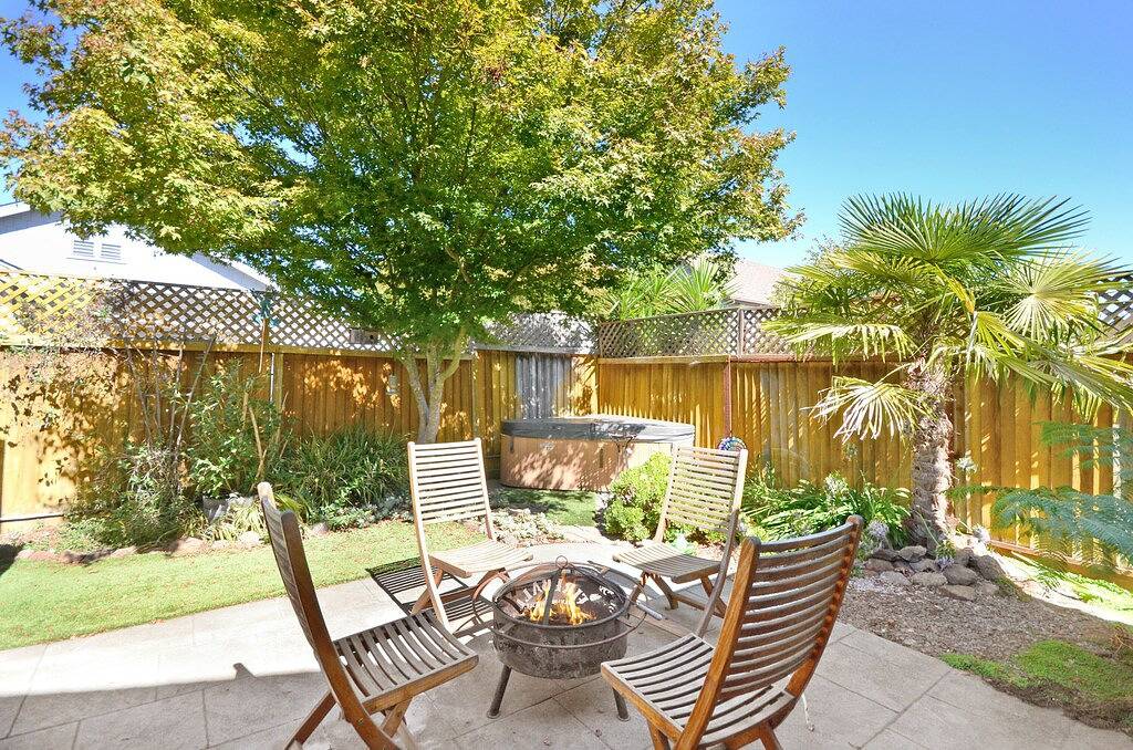 Charming Wine Country Getaway: Cozy Hot Tub, Bbq, & Mini Golf Fun in Santa Rosa, California North Coast