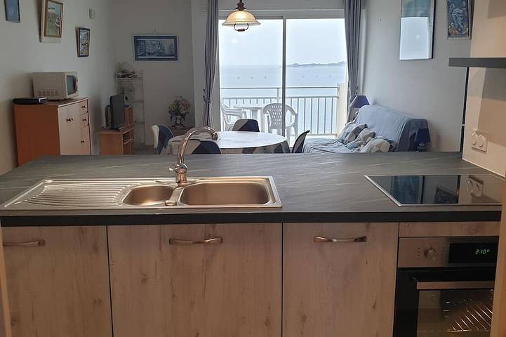 Appartement entier, Meublé à Saint Vaast la Hougue les pieds dans l'eau in Saint-Vaast-la-Hougue, Région de Cherbourg