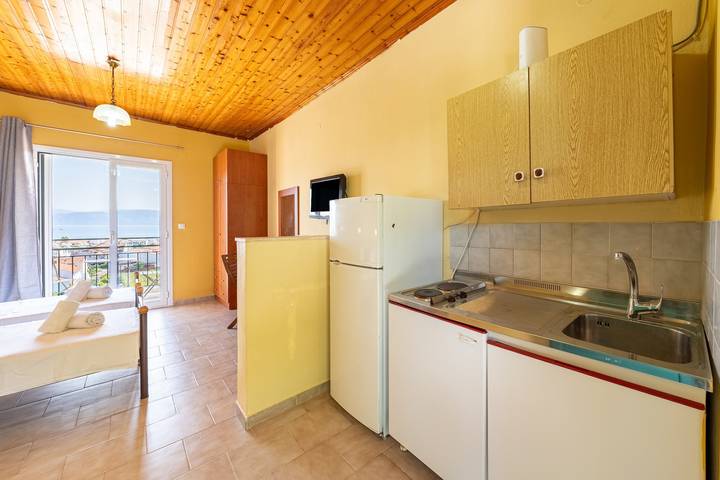 Gîte pour 2 personnes, avec jardin et balcon dans Kavos - 4