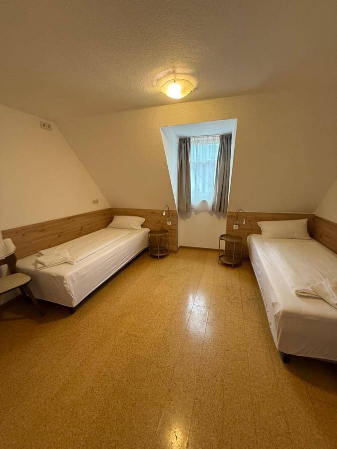 Hotel für 4 Personen, mit Terrasse und Garten in Wiesenttal - 3