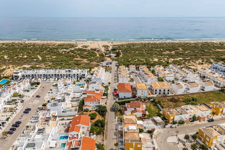 Casa rural para 6 personas, con terraza y balcón/terraza en Vila Nova de Cacela