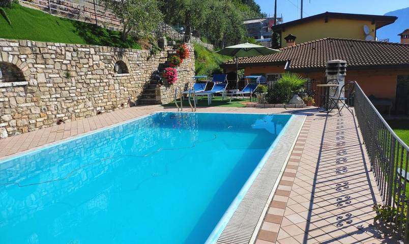 Ferienwohnung für 4 Personen, mit Whirlpool und Pool sowie Seeblick in Pieve - 2