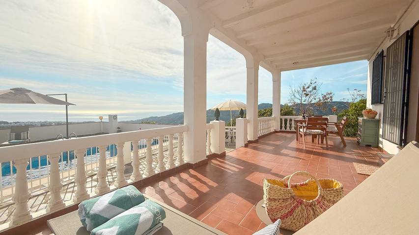 Villa 'Lucía' with Sea View, Wi-Fi and Air Conditioning in Frigiliana, Costa del Sol