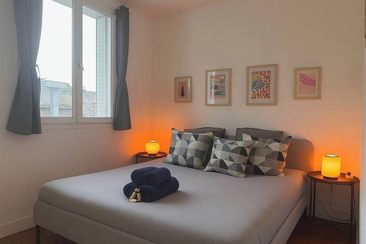 Appartement entier, L’Adresse Secrète - Trois Chambres Appartement, Couchages 4 in Fontainebleau, Seine-et-Marne