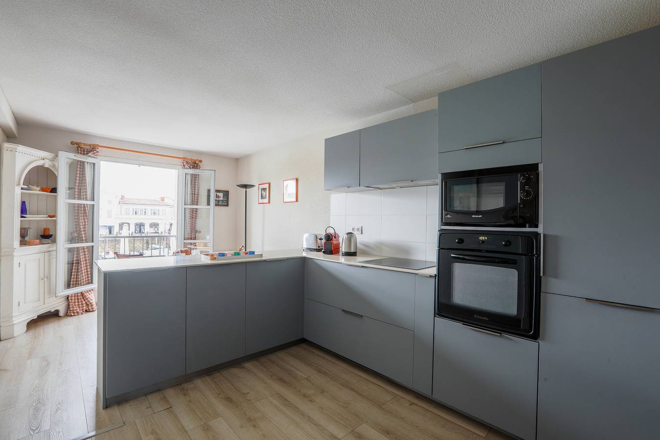 Apartamento entero, En el corazón del puerto, vista única, piso para 6 in Saint-Martin-de-Ré, Isla de Ré