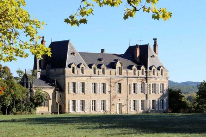Location de vacances pour 27 personnes, avec Terrasse et Jardin à Teyssode
