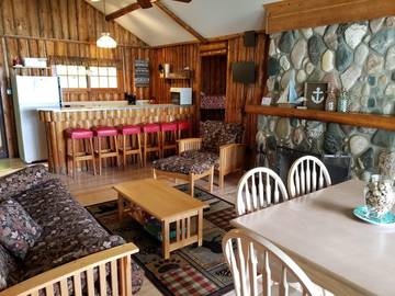 Log Cabin for 6 Guests in Lake Michigan, Torch Lake, Picture 3