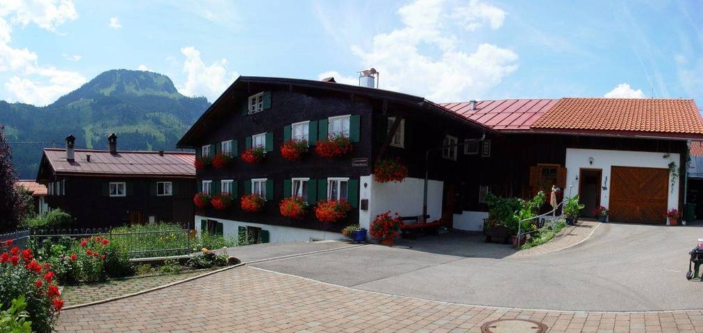 Ferienwohnung für 2 Personen, mit Terrasse und Garten in Bad Hindelang