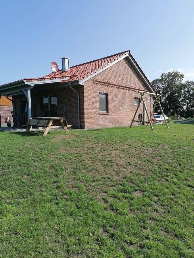 Holiday Home in Schloss Dankern, Oberlangen