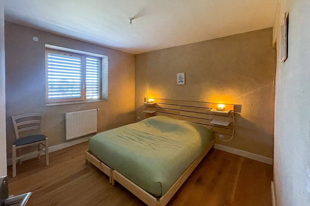 Very comfortable forest house - 7 bedrooms and 5 bathrooms in the heart of Ardèche verte in Saint-Barthélemy-Grozon, Tournon-sur-Rhône región
