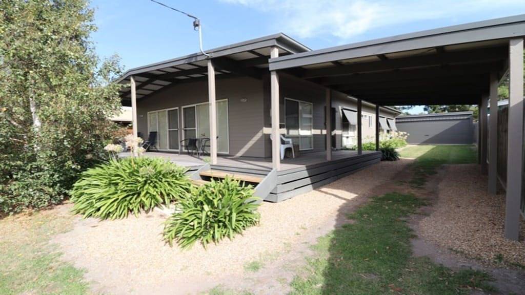Holiday Home for 8 People in Mallacoota, Shire of East Gippsland