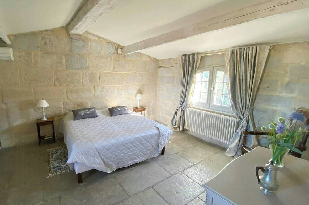 Maison conventuelle médiévale dans un village provençal in Barbentane, Région d'Arles