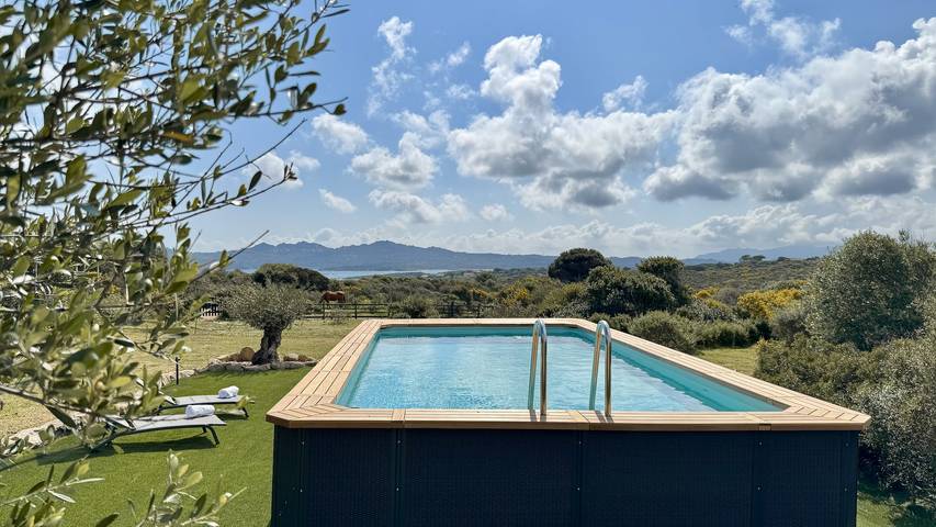 Villa per 8 persone, con Balcone e Terrazza nonché Giardino e Sauna sull' Isola della Maddalena