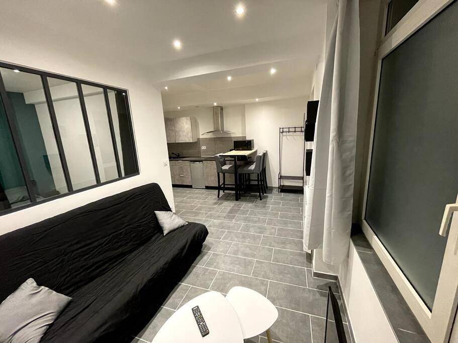 Appartement entier, One-Bedroom Apartment in Saint-Donat-sur-l'Herbasse, Région de Valence