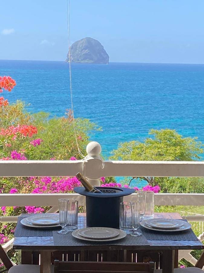 Appart’hôtel pour 4 personnes, avec bassin pour enfant et vue ainsi que jardin et piscine, adapté aux familles