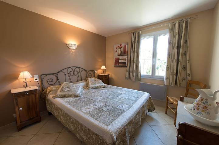 Location de vacances pour 5 personnes, avec jardin à Grillon - 2